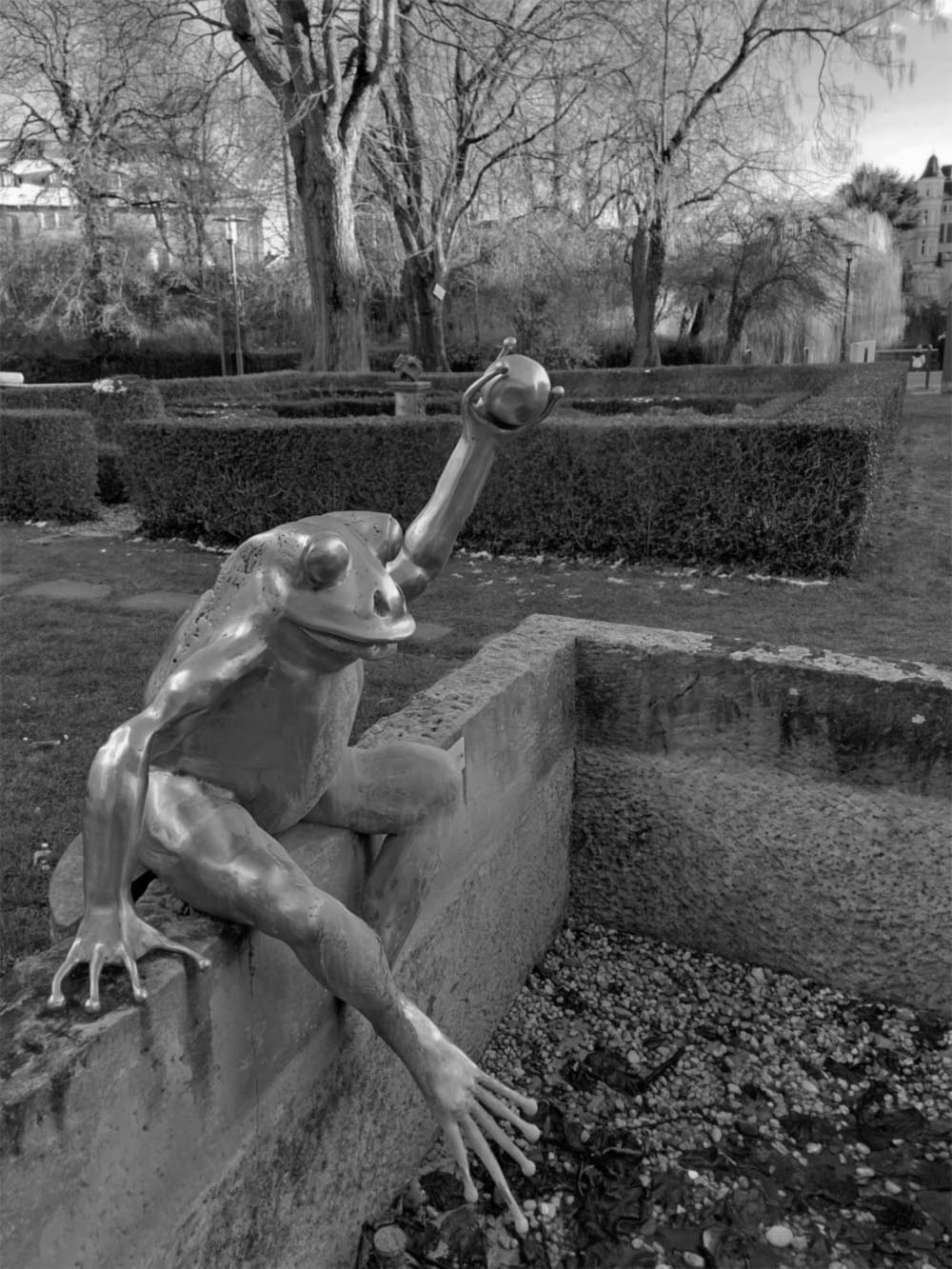 skulptur froschkönig detmold